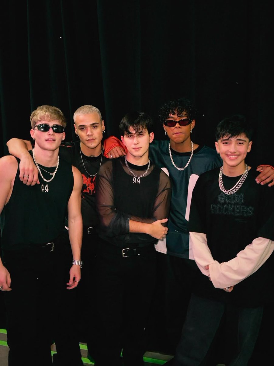 𓆰 ςοφυιτο 𓆪 tweet media