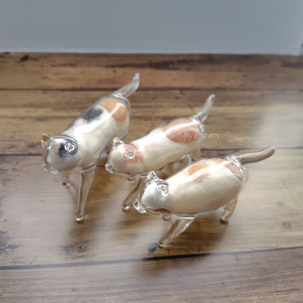 (ΦωΦ)

にゃん歩゜𓃠✨

猫さんの毛を入れることが
できます……3匹待機中。

2/21・22 浅草ねこねこ大展覧会
g  -  08

#猫 #ガラス #ねこねこ大展覧会