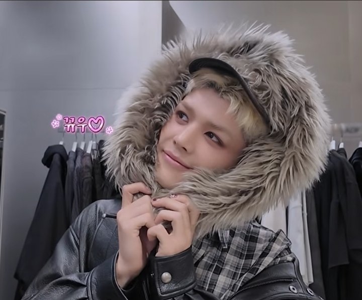 강아지 귀척 쩔엉