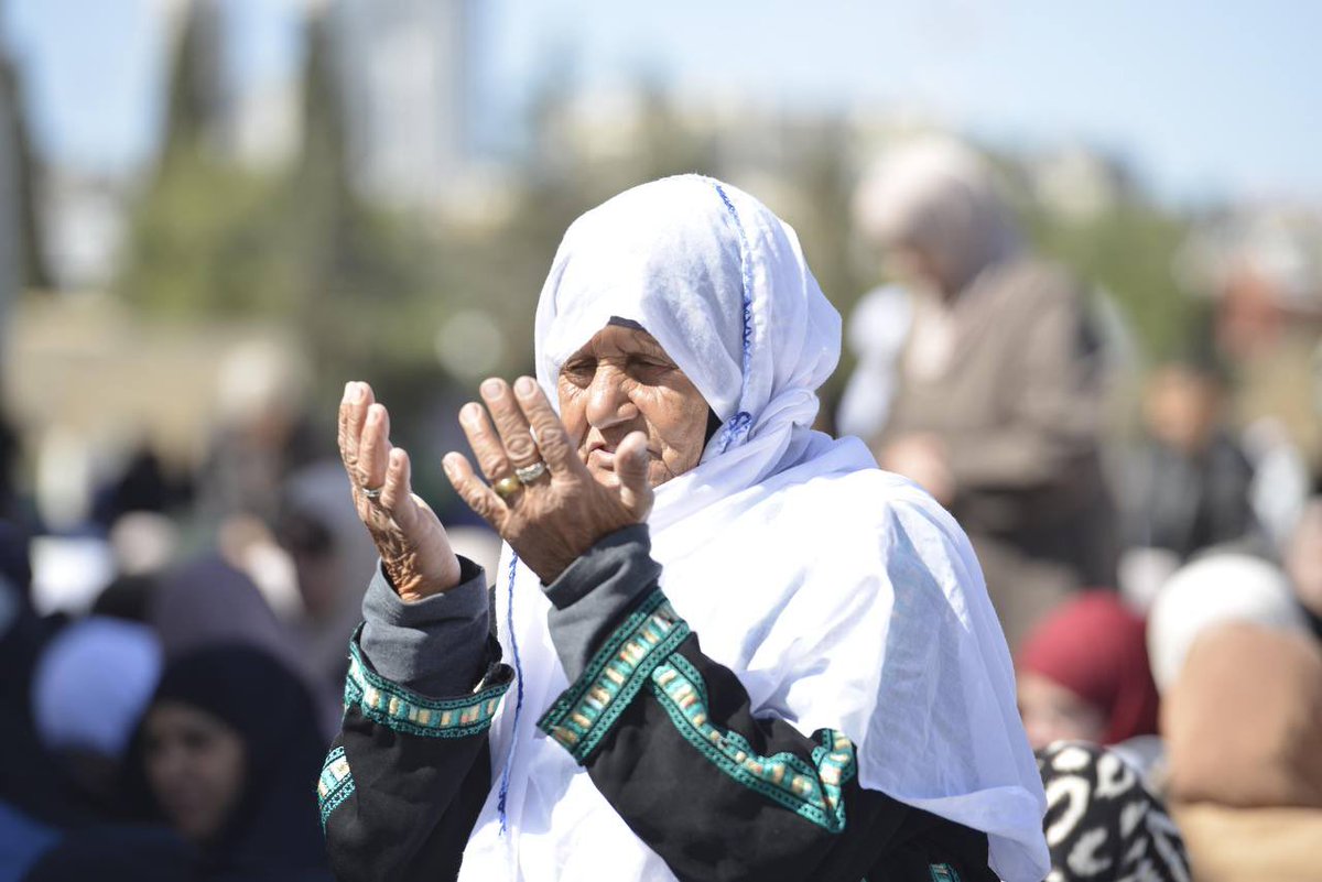 Despite Israeli restrictions, 80,000 Muslims performed the First Jummah of #Ramadan at Al-Aqsa Mosque.