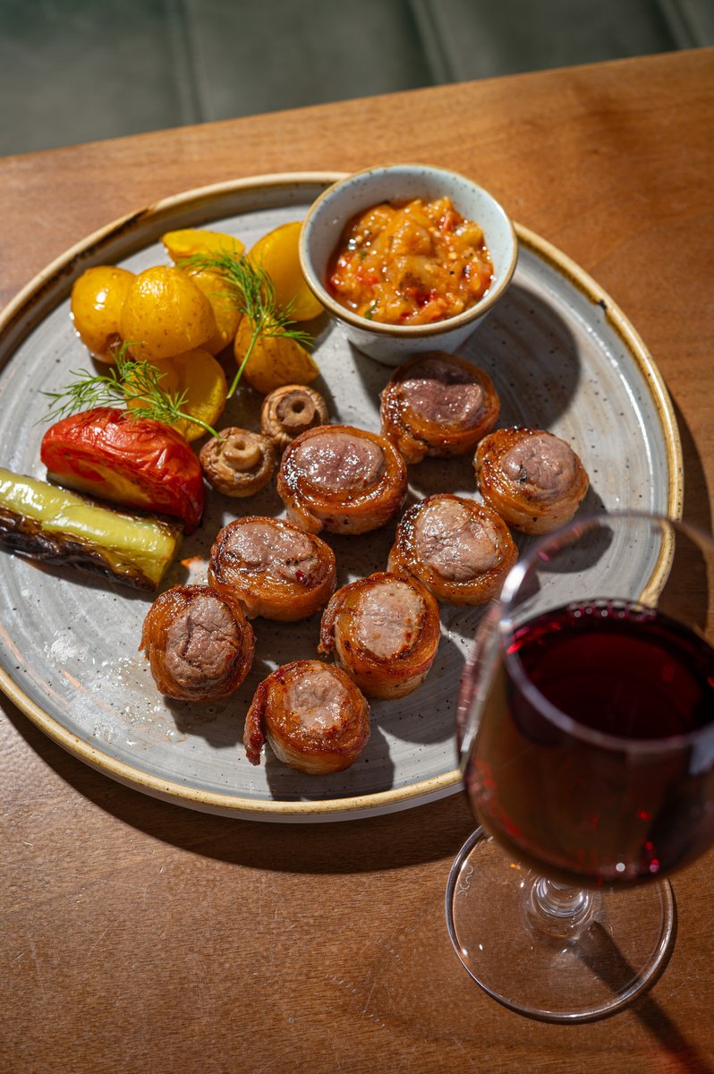 antalyaLondon's tweet photo. 🥂 Indulge in a culinary masterpiece at Antalya Restaurant London! Enjoy our chef's special with a glass of wine in Holborn. Reserve now! 🍷 #AntalyaRestaurant #TurkishFlavors #LondonDining https://t.co/UOSIlloHHC