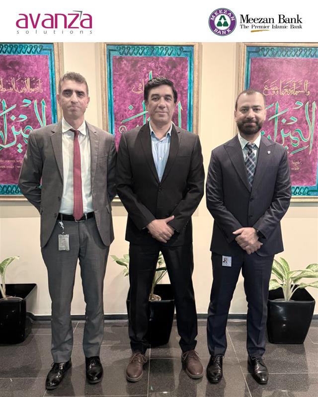 AvanzaSolutions's tweet photo. #AvanzaSolutions CEO,  @omer_ahmed_khan met @MeezanBankLtd President Syed Amir Ali to discuss AI-led banking innovation &amp; secure #digitaltransformation.

Syed Amir Ali shared a book on #Meezan’s journey; Omer Ahmed Khan presented a shield honoring 20+ years of partnership. https://t.co/1p0DuHGexL