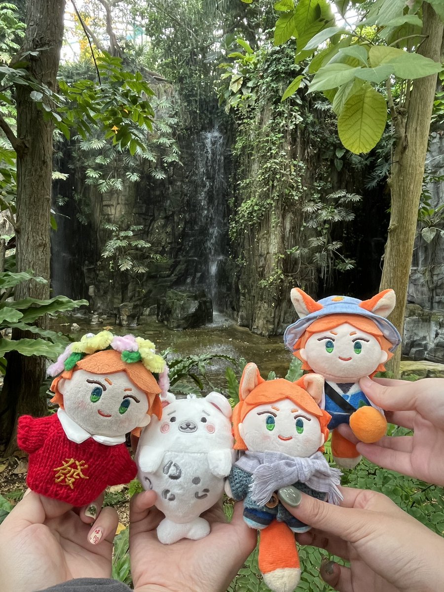 #吃喝萬樂
阿邁豹娃的校外教學(´･ω･`)

今天跟阿咩柳舟金魚乾去科博館看俗頭
因為週五兩點後可以免費參觀

所以先去旁邊的植物園學習認識植物