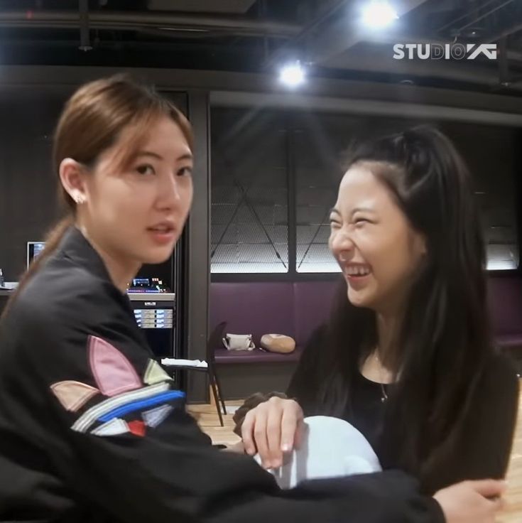 khai ⋆ tweet media