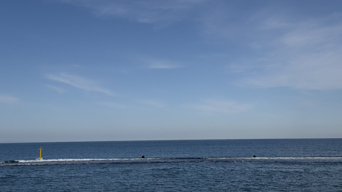 faro_yoru's tweet photo. 【ヨルシカ　聖地巡礼】
ただ君に晴れの聖地、雨晴海岸へ！
とんでもない爆快晴⭐️

〜ただ君に、晴れぬ空などないことを。〜 https://t.co/ADmSY73tJF
