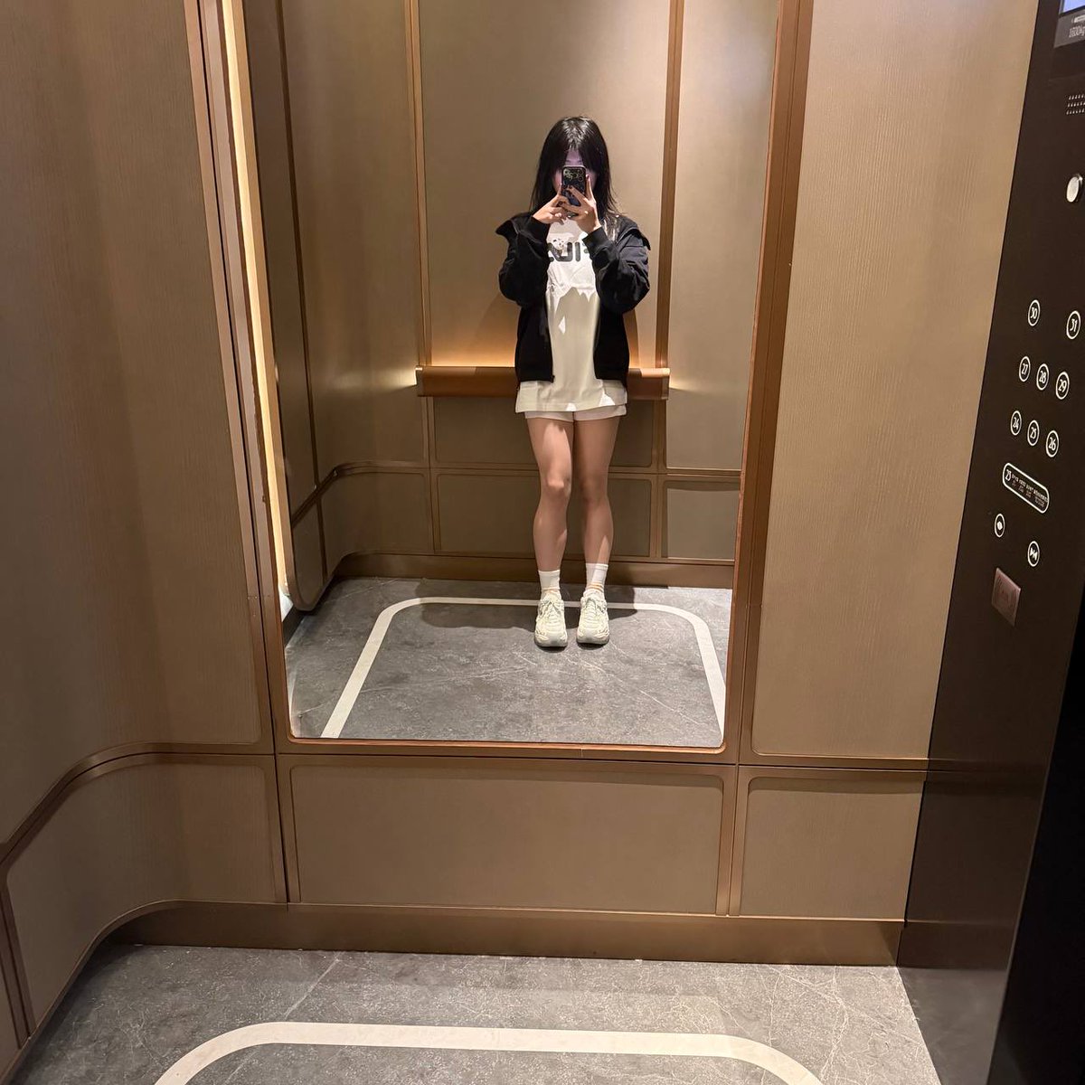 Fleabag(广东打工版) tweet media