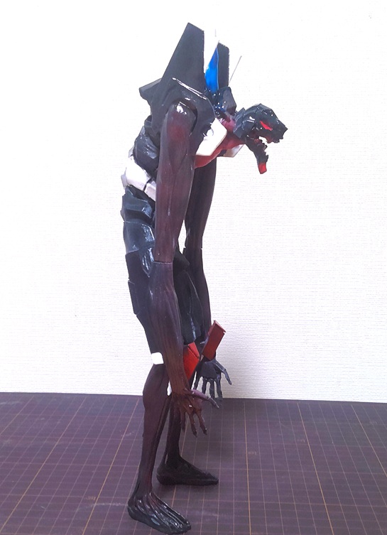 惨号機、もとい第9の使徒です。大きいです。
今回の出展作品三種の中では最も簡単に組み立てられます（それでもきちんと仕上げる方には相応の難度にはなります）。使徒による侵食が進んで、よりグロテスクになったエヴァ3号機をイメージしました。
2/22（日）のみの出展になります。
#エヴァフェス