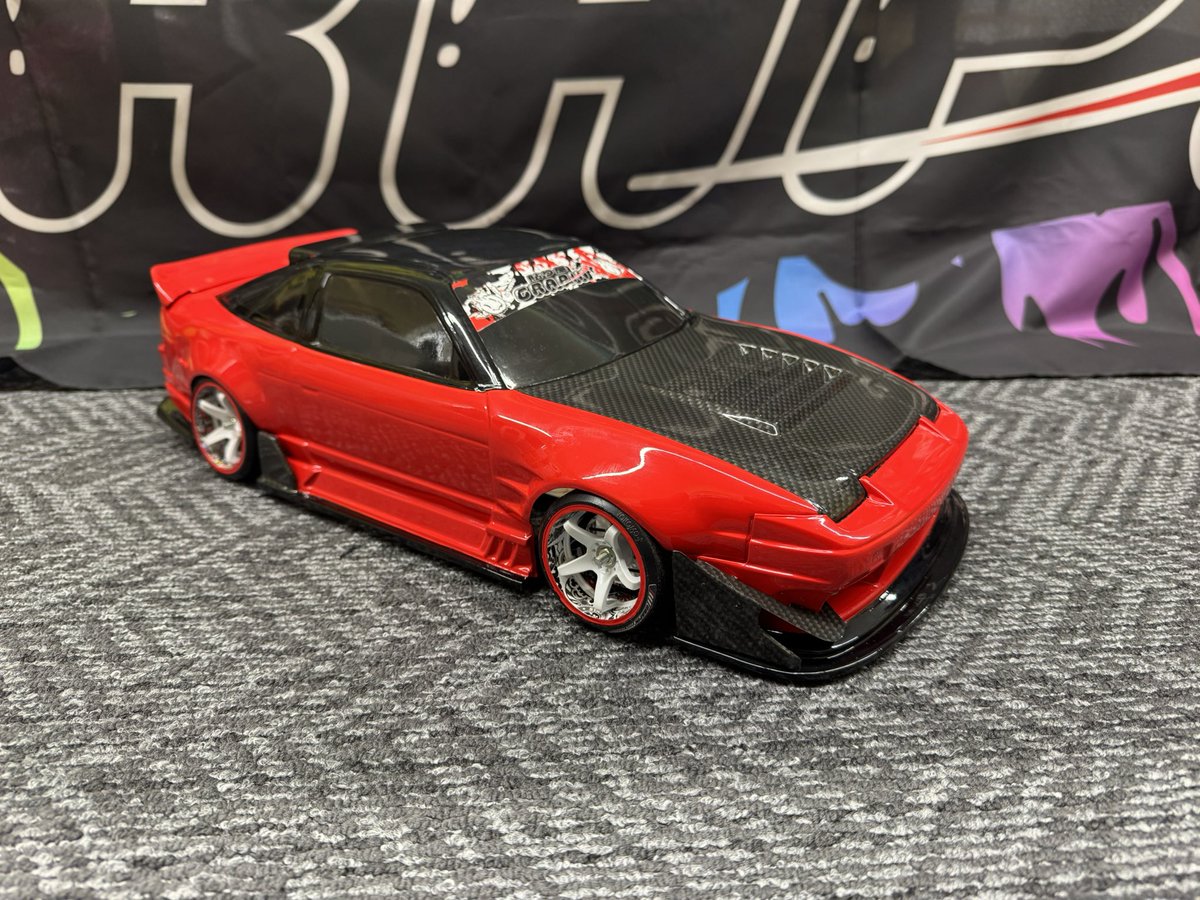 factorym11's tweet photo. 風邪も治り、やっとラジコンできる🤣
夜な夜なパンドラ風神180SXストリート仕様のラッピングも出来たから、マウントのパーツ買わなきゃ😊
ルーフも初めてのことやってみた👍
#パンドラ #PANDORA #180SX #ラッピング #デカール #ステッカー #ドリラジ #ラジコン #wrapping #decare #sticker https://t.co/HNMIor5Eni