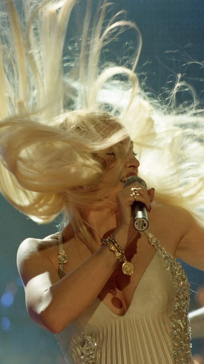 acervo madonna tweet media