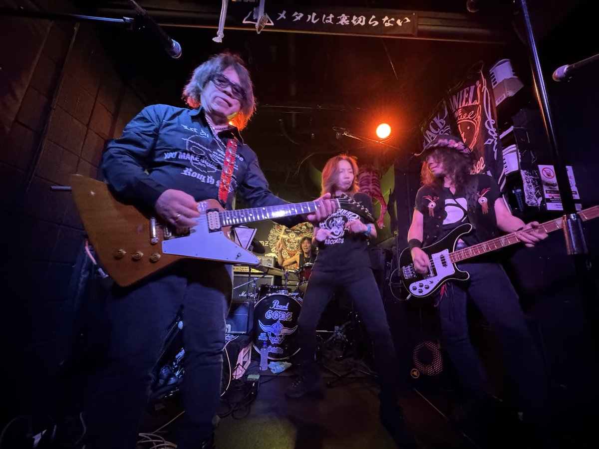 5X having a great time <a href="/rockbar_GODZ/">𝐆𝐎𝐃𝐙</a> in Kabukicho tonight.