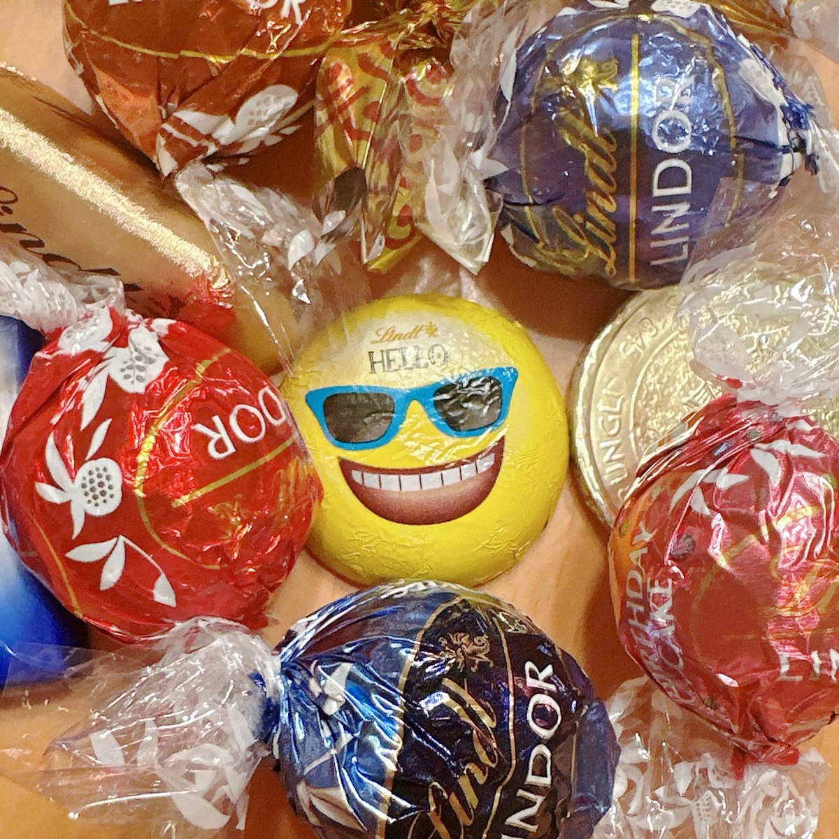 カラフルチョコいっぱい🌈✨️ どことな〜くアフロ桃太郎さんに似てる