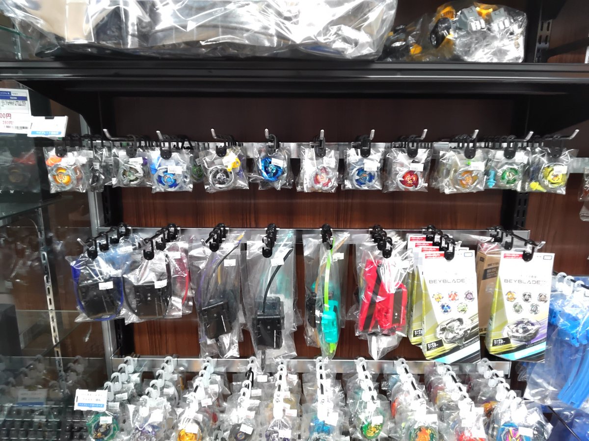立川駅北口店6階おもちゃコーナーでは、ベイブレードXシリーズの