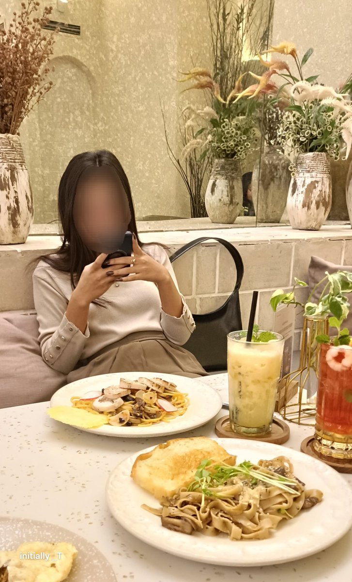 initially_T's tweet photo. Berbukalah dgn yg ....

Selamat berbuka puasa 🕌☪️ https://t.co/Jp0pGy4ACk