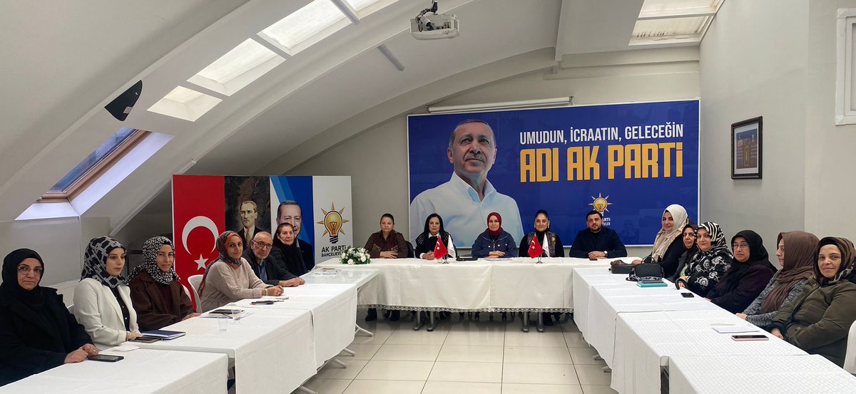 Sosyal Politikalar Başkanlığı🏘️ 

📌 Aile ve Çocuk Komisyonu Aylık Toplantımızı gerçekleştirdik.

Toplantımızda, Ramazan ayında yapacağımız saha çalışmaları üzerine verimli istişarelerde bulunduk.

🗓️ 20.02.2026
⏰ 13:00
📍 İlçe Başkanlığı