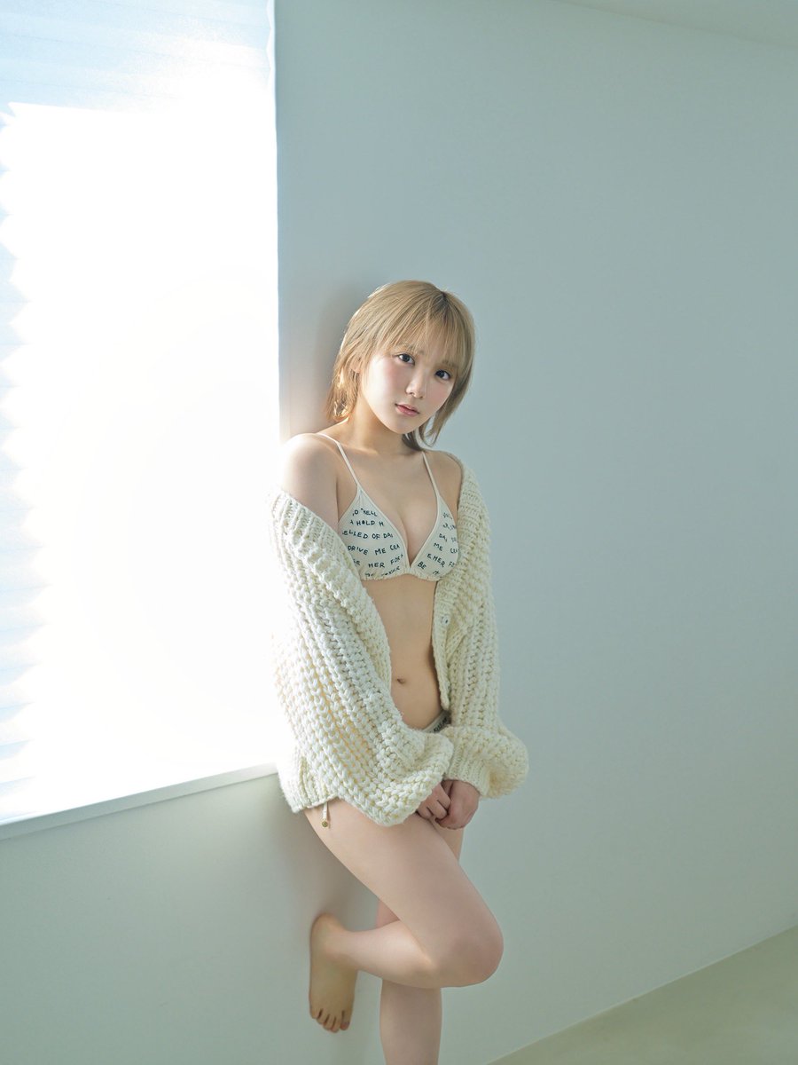 AKB48田口愛佳1st写真集『好きと言えたら』【公式】 (@manaka_1st