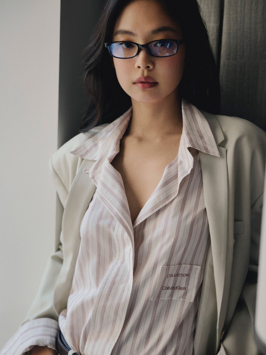 CalvinKlein__JP's tweet photo. 準備完了。

JENNIE／ジェニーがVeronica Leoni／ヴェロニカ・レオーニによるCalvin Klein Collection 2026 秋の会場で見せた着こなし。 https://t.co/Sv1jGwy0vQ