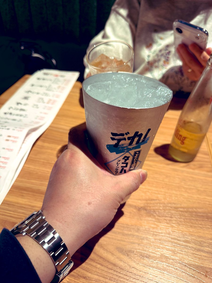 HideRoom4's tweet image. 嫁さんと合流しました🧑‍💼
今週もお疲れ様でした🙇‍♂️
お寿司🍣を頂きながらカンパーイ🍻

#ロレックス
#寿司