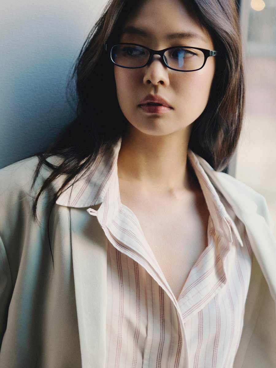 m2uktty's tweet image. RT @CalvinKlein__JP: JENNIE／ジェニーが魅せる洗練のミニマリズム。

Veronica Leoni／ヴェロニカ・レオーニによるCalvin Klein Collection 2026 秋。