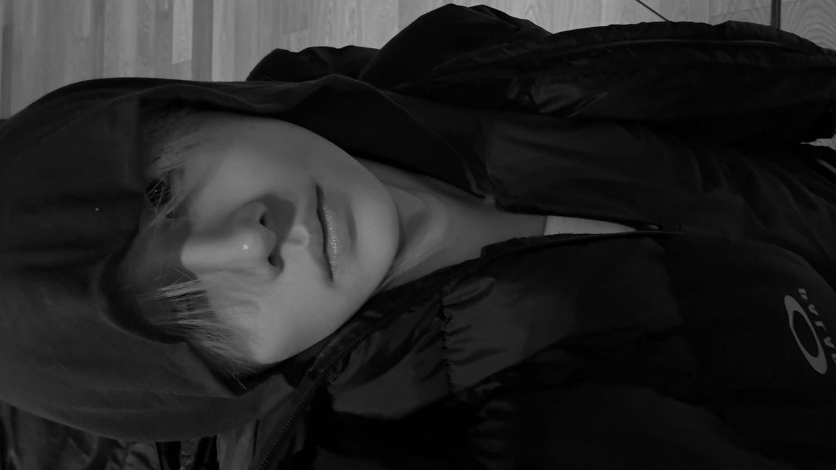reminiscexn's tweet photo. 느좋 흑백 상원 。。 https://t.co/T7ujL7WqKe