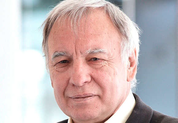 Ha fallecido Walther L. Bernecker (1947-2026), maestro de historiadores hispanistas en Alemania; autor de sólidas investigaciones de historia española, portuguesa y latinoamericana; catedrático emérito de la Universidad de Erlangen-Núremberg. Descansa en paz, amigo Whalter.