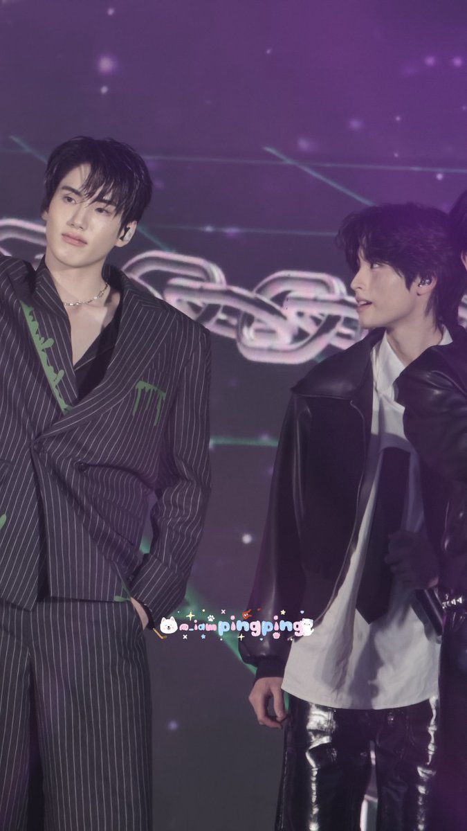 สุดหล่อทั้ง 2 ของอุนแม่ 🩷🩵✨

#PHUTATCHAI #AAashirakorn 

#AIS5GxBUS #AISINFINITEUS #AISwithTHANKS