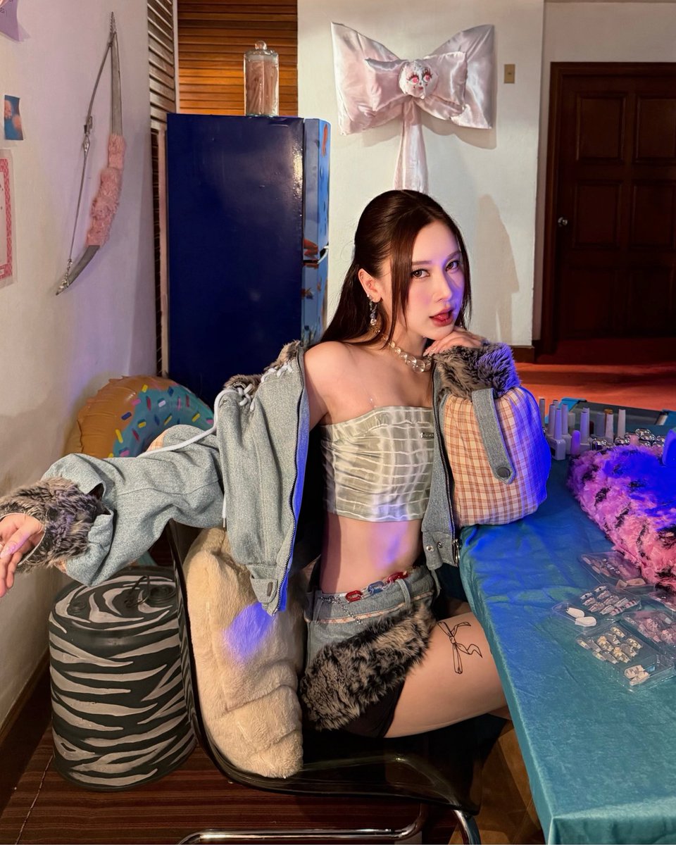 ninkkitt's tweet image. Hidden loveปล่อยแล้วเว้ยเป็นก้าวใหญ่ที่แทบจะฉีกขาเลยล่ะ ฝากด้วยฮะพวกหนูตั้งใจมากหวังว่าทุกคนจะชอบขอบคุณ@tthomastcที่เป็นเกียรติมาเป็นพระเอกmvแรกของพวกเราน่ารักสุดๆพวกเราดีใจมากที่ได้น้องมาแสดง ขอบคุณที่สละเวลามาวิ่งเล่นค้าบ/ไปตามดูทุกอย่างต่อได้ในIG #CHiLLiZ_มอญซ่อนผ้า #CHiLLiZth