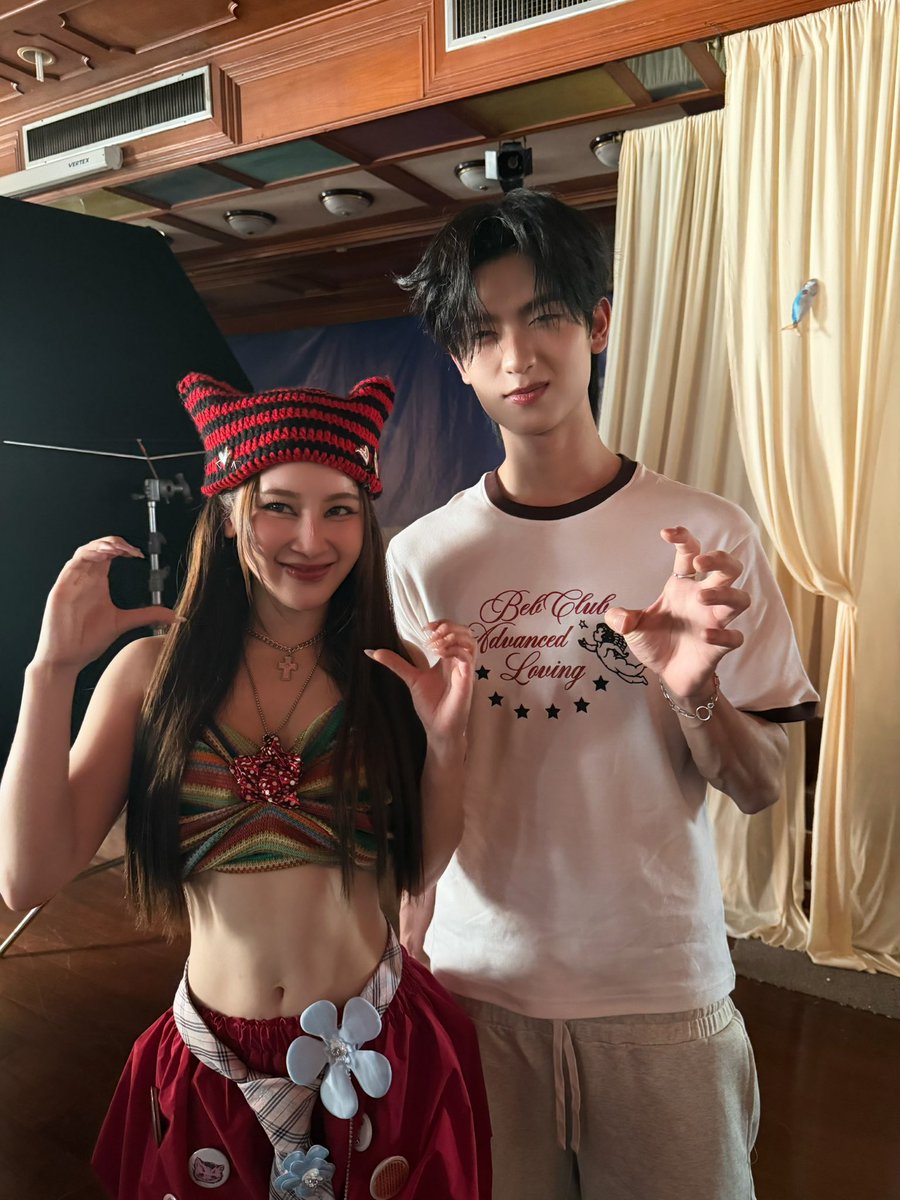 ninkkitt's tweet image. Hidden loveปล่อยแล้วเว้ยเป็นก้าวใหญ่ที่แทบจะฉีกขาเลยล่ะ ฝากด้วยฮะพวกหนูตั้งใจมากหวังว่าทุกคนจะชอบขอบคุณ@tthomastcที่เป็นเกียรติมาเป็นพระเอกmvแรกของพวกเราน่ารักสุดๆพวกเราดีใจมากที่ได้น้องมาแสดง ขอบคุณที่สละเวลามาวิ่งเล่นค้าบ/ไปตามดูทุกอย่างต่อได้ในIG #CHiLLiZ_มอญซ่อนผ้า #CHiLLiZth