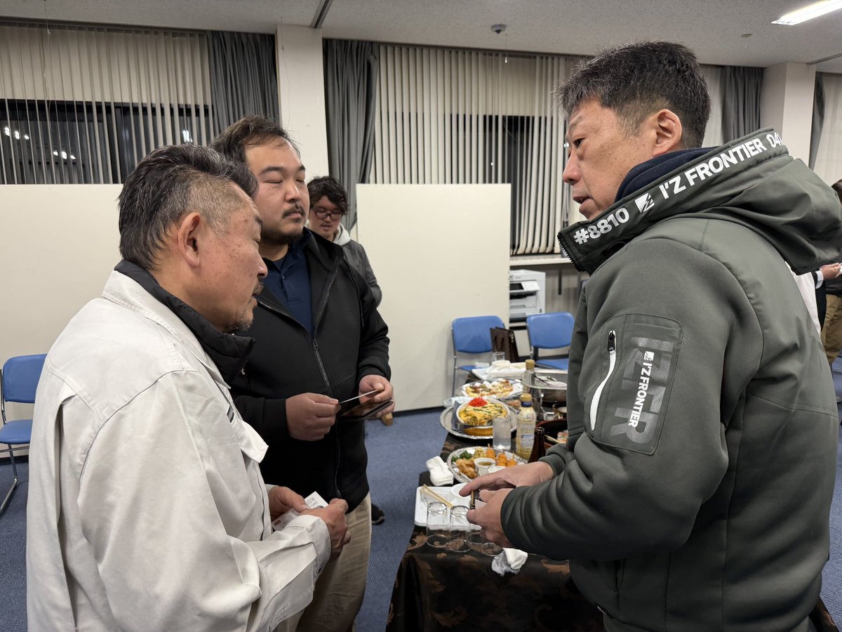 皆さん、こんばんは。
本日は支部会館で事業所の名刺交換会を56人の参加で開催しております！大変ご好評をいただいておりますので、組合員同士の仕事の繋がりが持てるよう、次年度も継続して開催できるよう頑張ります🔥