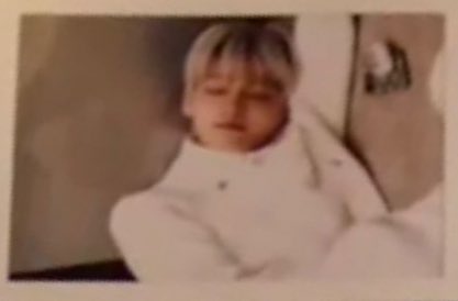 후냐 진짜로 잘 때 입꼬리 :( 이렇게 되는거