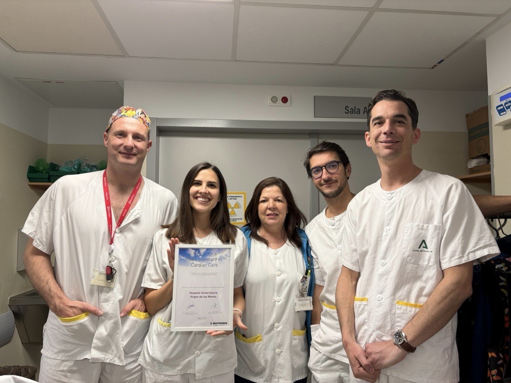 BiotronikES's tweet photo. El @hospital_hvn implanta uno de los primeros DAI aprobados para #LBBAP en España, con estimulación fisiológica y acceso a RM 24/7 sin reprogramación.

Un avance que potencia la continuidad asistencial y mejora el cuidado del paciente. 🤝💙 https://t.co/S4zuurlmdw