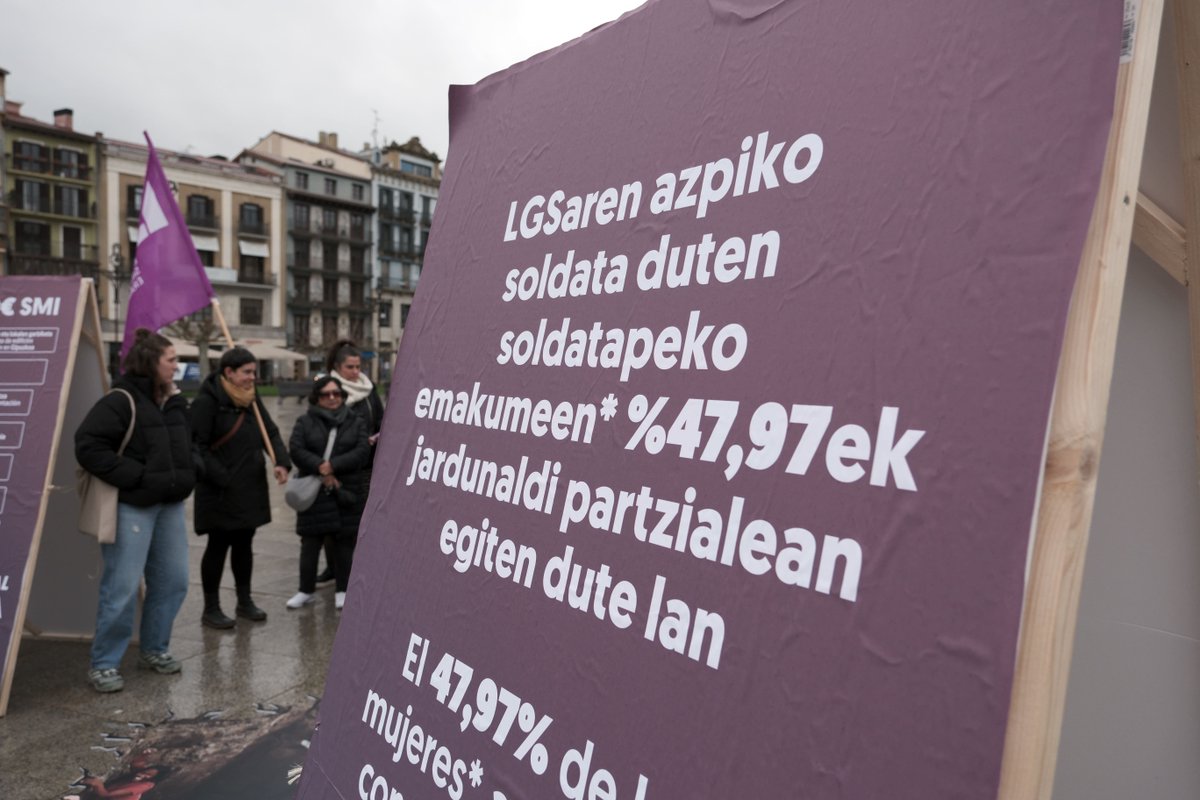 📣 LAB ha denunciado en Bilbo y en Iruñea, con motivo del Día Internacional contra la Brecha Salarial, que los sectores con salarios más bajos están feminizados y racializados

✊ Ha reiterado el llamamiento a la huelga general del 17 de marzo 

🔗 labur.eus/ak2hkblf