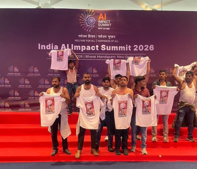 एक होता है प्रदर्शन -जिसकी भारत में पूरी आजादी है। संसद से लेकर सड़क तक, आप किसी भी बात पर, किसी के खिलाफ खुलकर प्रदर्शन कर सकते हैं। इसमें कोई रोक-टोक नहीं है।

लेकिन AI Summit में आज कुछ लोगों ने जो किया, वह प्रदर्शन नहीं बल्कि अपने और अपने संगठन की  कुंठा और हताशा का प्रदर्शन