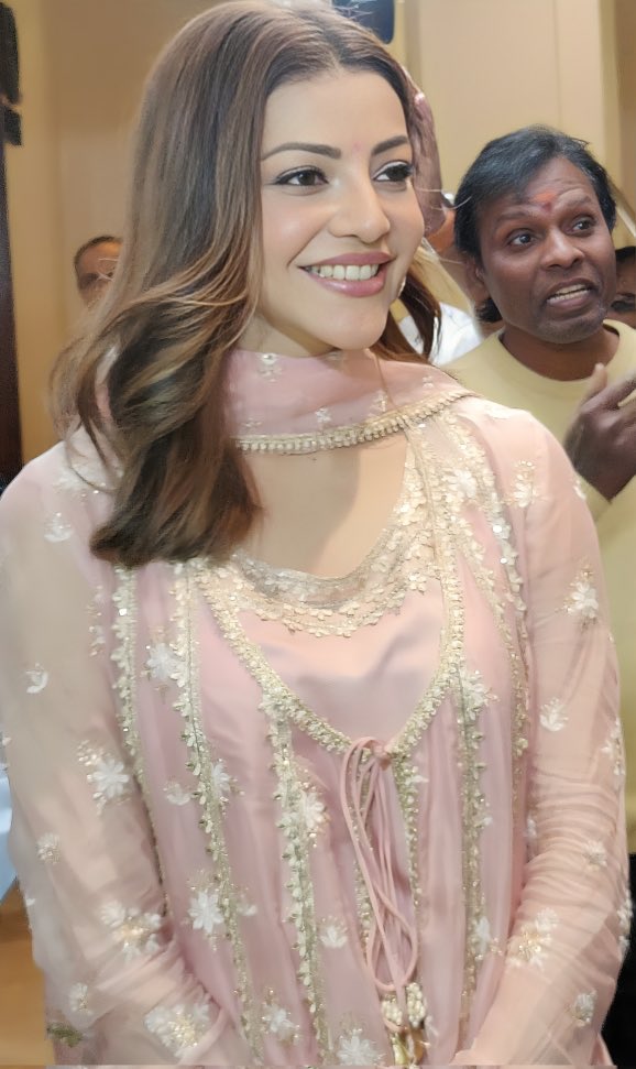 actress_worlddd's tweet photo. Can’t take my eyes off her😍
Queen latest💖
#KajalAggarwal https://t.co/meHvQTiamb