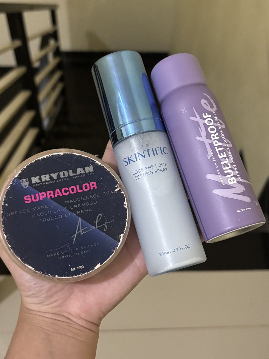 romapntis's tweet photo. Lebaran is coming — looking for makeup brands? Try these. MUA-approved. https://t.co/C7PD0ZeotJ