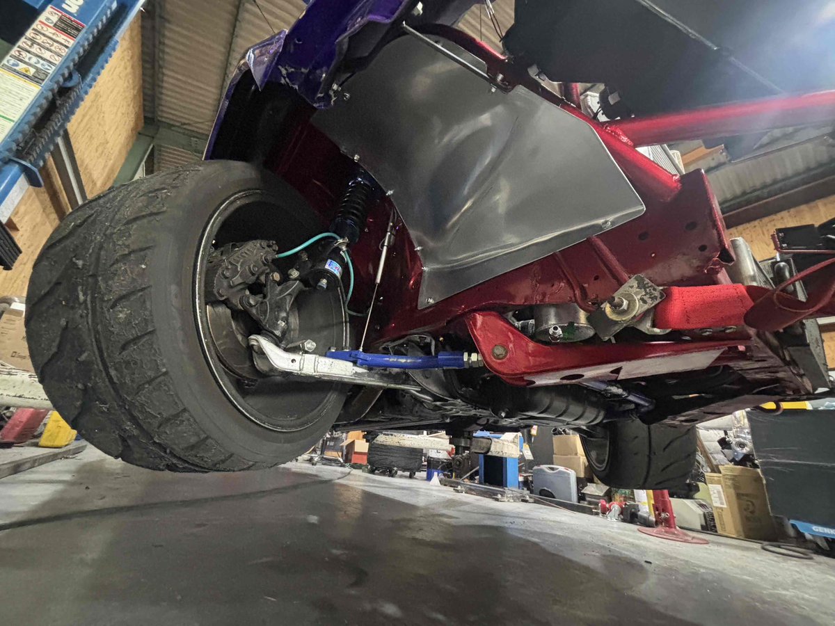 横井昌志、新型S14シルビア投入を電撃発表！絶対的な存在感を放つ男が動く。
数々の王座に輝いた「絶対的シルビア使い」が、自身のチームから25周年シーズンに送り出す、新規導入となるS14シルビア。

王者・横井昌志と新生S14が、25周年のD1GPに新たな歴史を刻む。
#d1gp