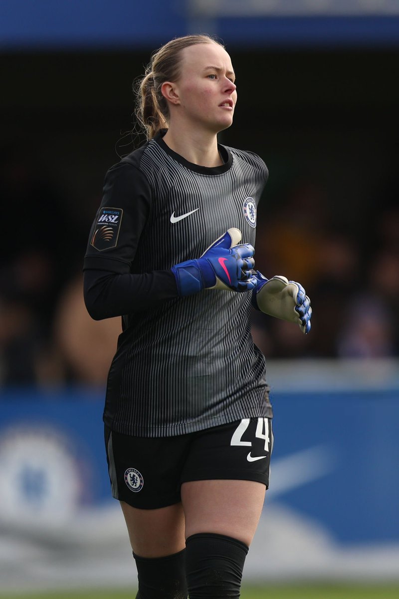 CFC__Women's tweet photo. 🌟 Hannah Hampton has been nominated for Player of the Year at the Women’s Football Awards 2026!

🔗 Vote here: https://t.co/GHWUw7zAUP https://t.co/fUfjmMOeyK