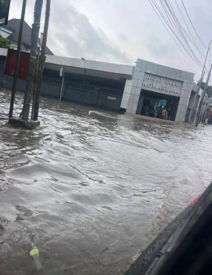 MarleyVuvu's tweet photo. #Arretsurimage : Kinshasa en ce moment. https://t.co/ky2TNE5Dj3