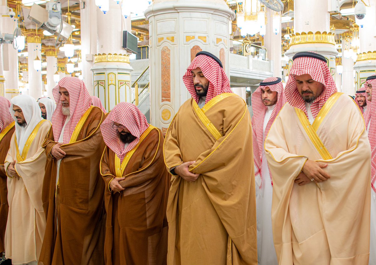 dralzaaq's tweet photo. اللهم احفظ سيدي #ولي_العهد بحفظك، وبارك في عمره وعمله، وتقبل منه صالح الاعمال 💚🤲🏻

#ولي_العهد_في_المدينة_المنورة https://t.co/ExpnzgKRtx