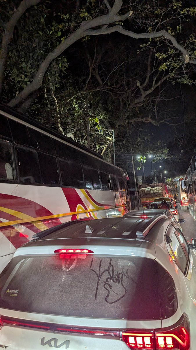 <a href="/blrcitytraffic/">ಬೆಂಗಳೂರು ಸಂಚಾರ ಪೊಲೀಸ್ BengaluruTrafficPolice</a> <a href="/BlrCityPolice/">ಬೆಂಗಳೂರು ನಗರ ಪೊಲೀಸ್‌ BengaluruCityPolice</a>, there's a significant issue on Tumkur Road. Uncontrolled parking by large vehicles is occupying a large portion of the road, causing significant traffic delays, especially during peak hours. This is a common occurrence.
<a href="/ChristinMP_/">ChristinMathewPhilip</a>