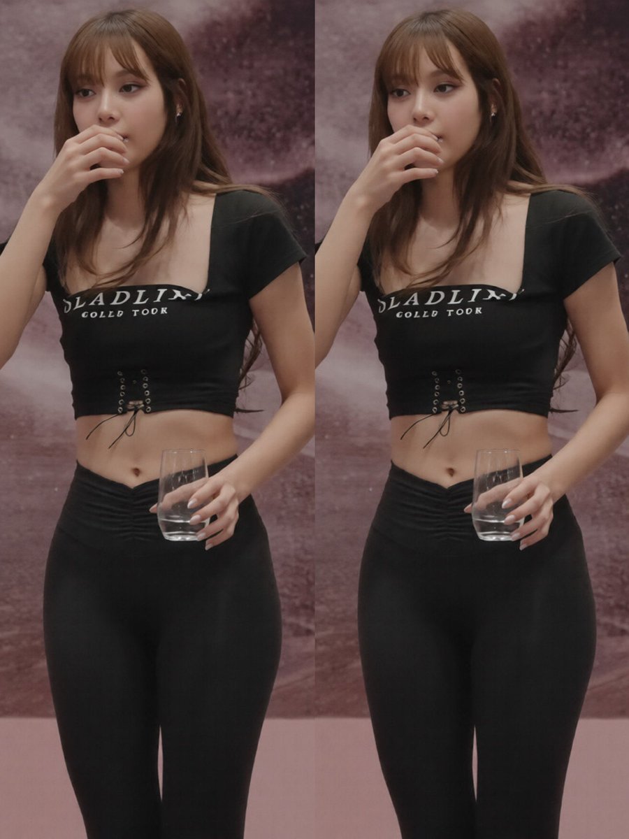 perfectlalisa's tweet photo. Body so tea… https://t.co/laGXtg8Q7H