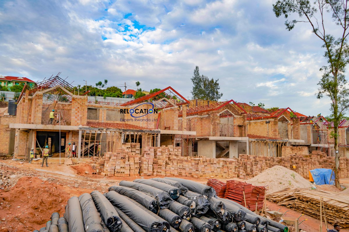 RelocationRw's tweet image. Villas &amp;amp; Apartments Coming Soon 
Price Apart starts from USD: $190,000 , (276,450,000)
📍 Prime location : Kigali-Kacyiru
🌿 Lake and Park :upcoming
🔒 Secure neighborhood
🏡Villas Completion by June 2026
🏡Apartments completion By December 2026
#house #rent #kigali #apartment