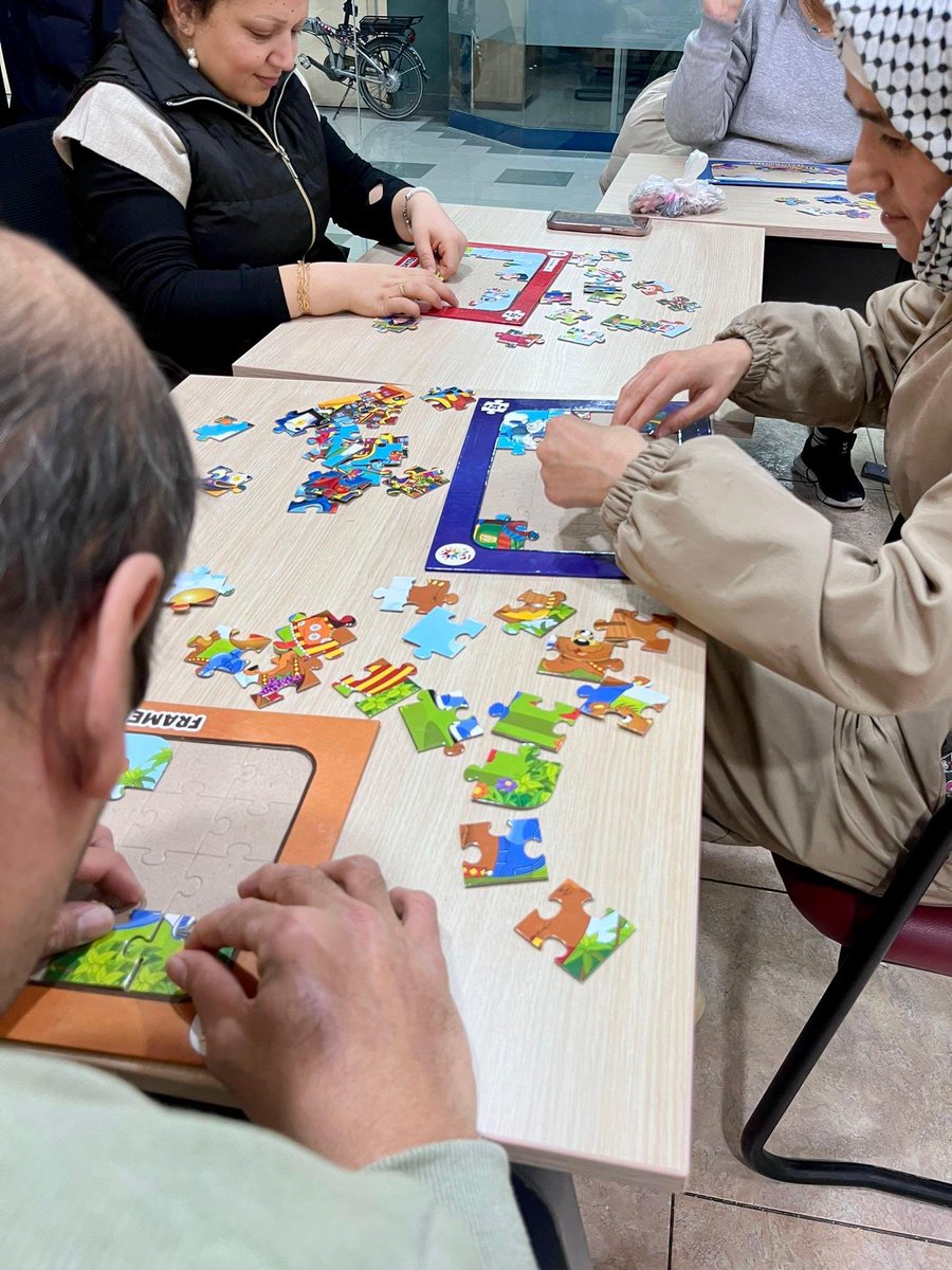 Elvankent Engelliler Lokalimizde sosyal etkinlik sınıfımızda üyelerimiz parça-bütün çalışması ile bilişsel becerilerini geliştirerek öğrenmeye devam ediyor. 🧩