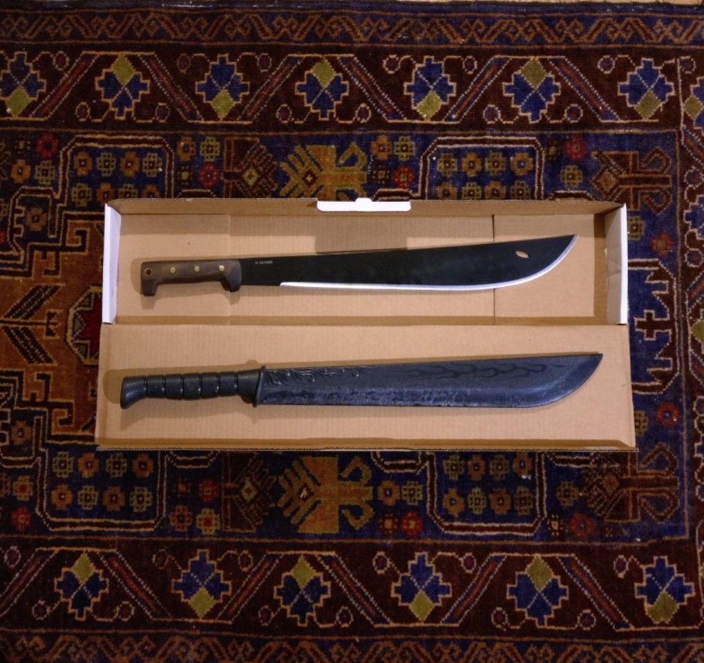 shunhokan's tweet photo. 刈り払い用のナタをずっと探していました。コンドル社のエルサルバドル　マチェット(南米製)。ホームセンターではあまり見ないサイズですが
稽古で使っていた模擬刀(プラ)とほぼ同サイズなので使いやすそうです。
#農具
#武器ではありません
#ナタ
#toolknife
#開墾
#草刈
#春保館
#広島古武道 https://t.co/M1NktSaT7K