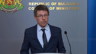 Ден след клетвата: Вицепремиерът Стоил Цицелков подаде оставка, Гюров я прие ->nova.bg/news/view/2026…