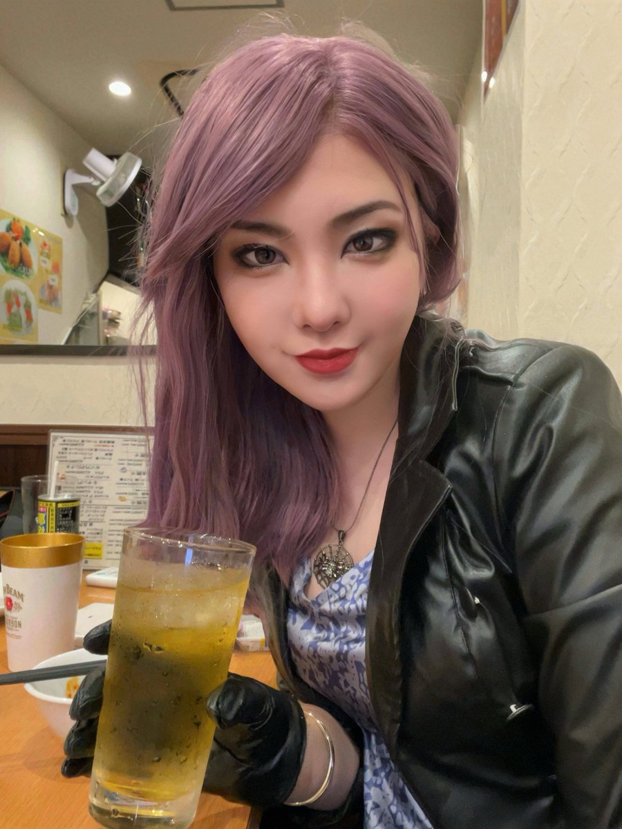 IntelHeroine's tweet image. Me normal days:                cosplay: