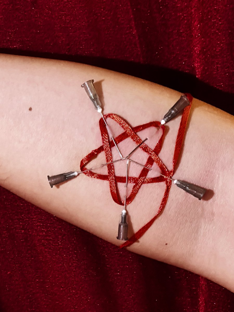 生在红旗下，长在春风里

🪡：十六月 <a href="/shiliuyue23/">十六月</a> 
🦋：瓶盖 <a href="/F9ZQmguRsVmwKED/">欧阳君瓶（瓶盖）</a> 
🏠：不语Studio <a href="/ANN017_Dom/">Ann</a>