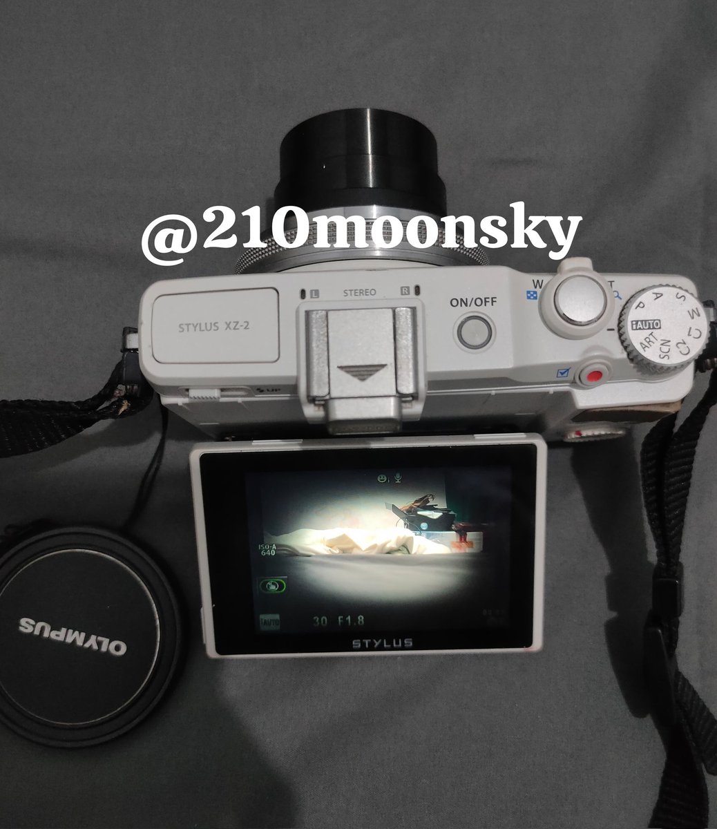 210moonsky tweet media