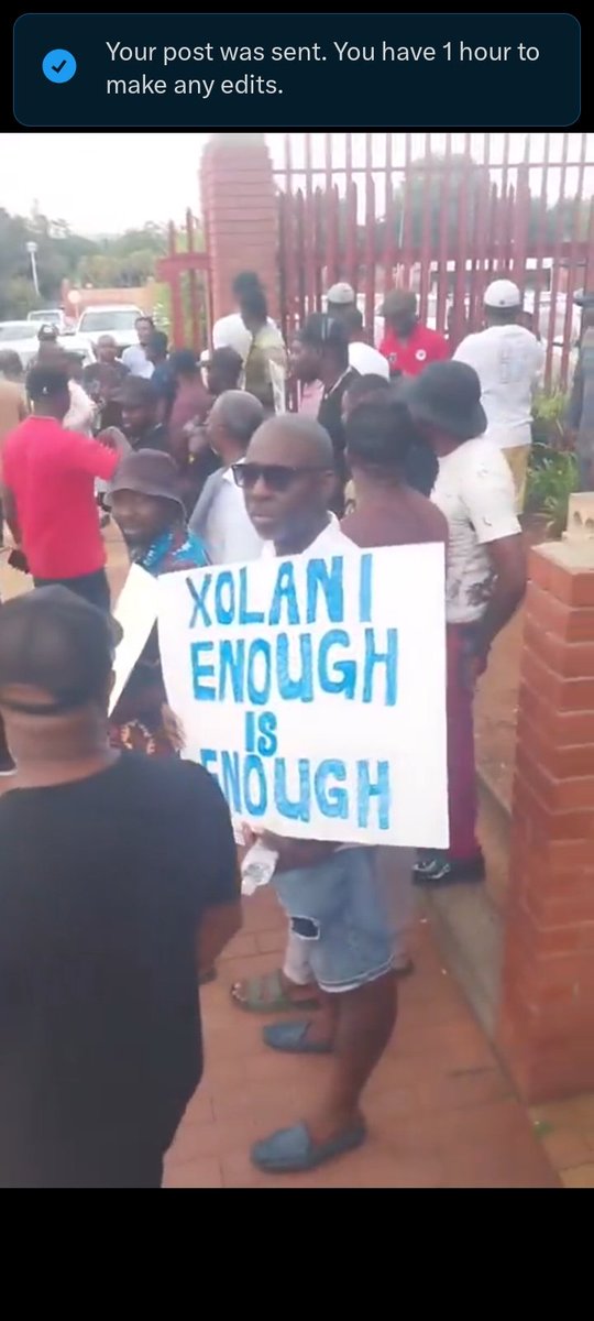 Kenny_Leshabane's tweet photo. #Nigerians out here protesting against Xolani Khumalo for taking down drug dealers in SA? If y'all really want peace, why not police your own and stop flooding our streets with poison? Instead of marching, march those dealers back home! #NoMoreDrugs #ProtectSA #XolaniIsAHero https://t.co/aA1EbJUSmq