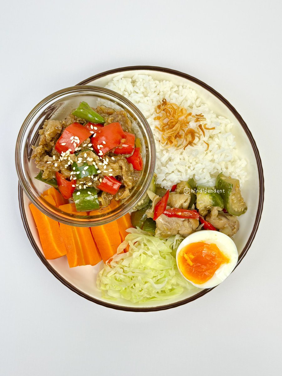 Aku dengan kesadaran penuh tetep milih makan nasi dengan porsi yg terkontrol✌🏼😁

Perbanyak serat&amp;air putih tiap hari, tetep aktif gerak plus rutin strength training!✊🏼😎🔥🔥🔥