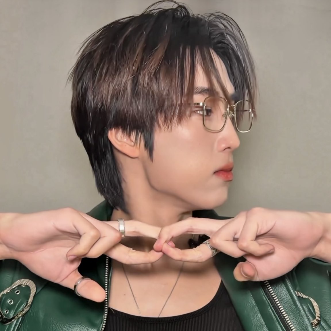 ฮัลโหลพศวีร์ ทรงนี้ทำต่ออีกได้เลย ใส่แว่นด้วยนะ ทำบ่อย ๆ ได้เลย

#AISINFINITEUS
#ALANpasawee